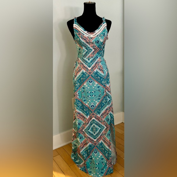 Boho Beach backless tie maxi dress - Picture 2 of 7